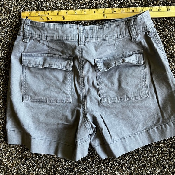 A New Day Gray Cargo Shorts with Structured Waistband - Picture 4 of 6